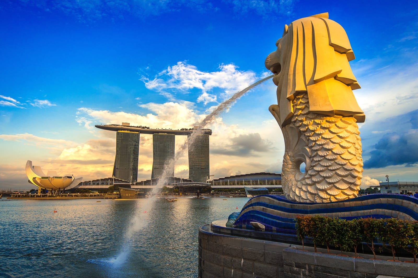 The Merlion with Marina Bay Sands across the bay