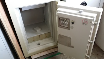 SIAH'S OLD-SAFE SERVICE LLP (SINGAPORE ANTIQUES)