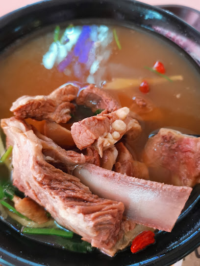 Chong Pang Pig's Organ Soup & Herbal Mutton Soup