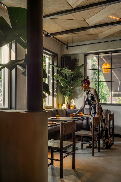 Lucha Loco - Mexican Cocina Y Mezcaleria